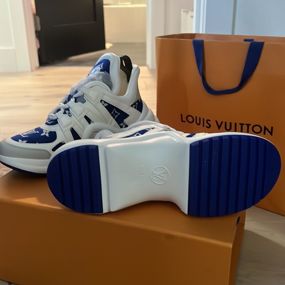 completely new Louis Vuitton Sneakers - Picture 3 of 7